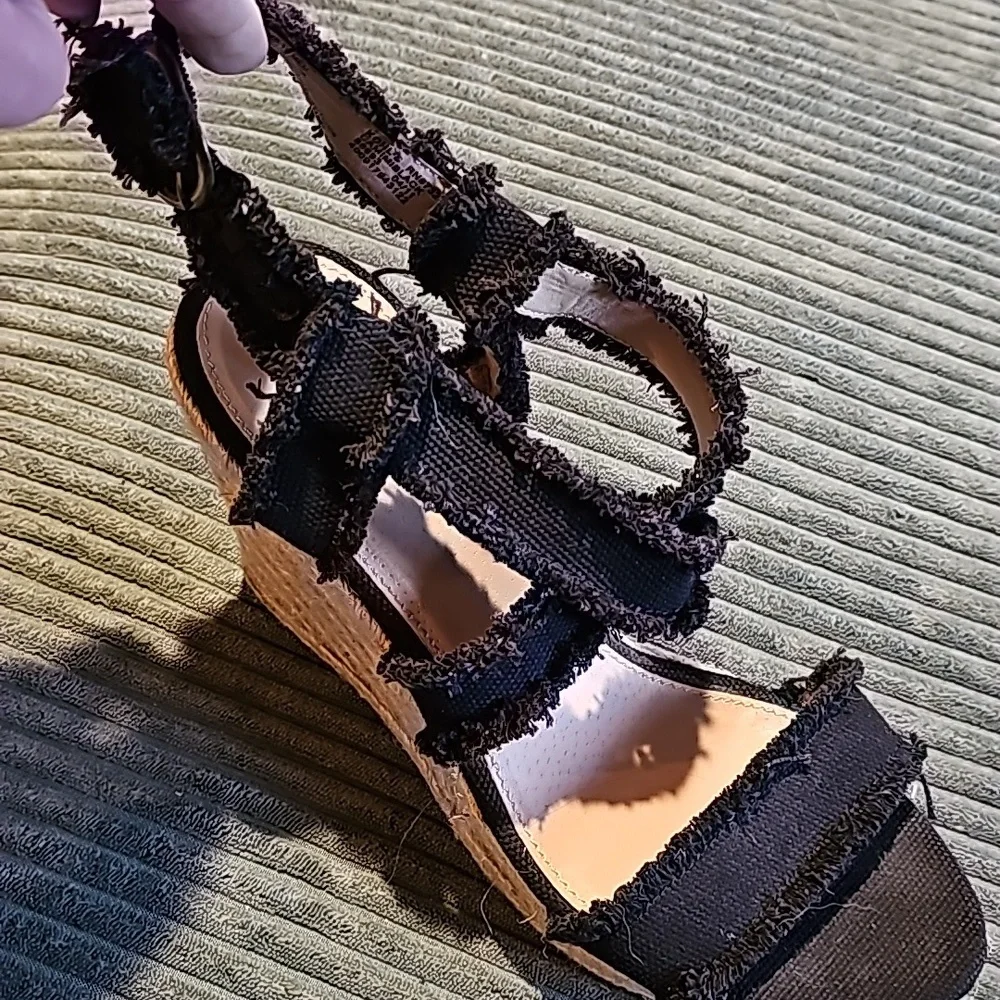 Candie's Camimi black wedge Jean material size 10 - Picture 6 of 9